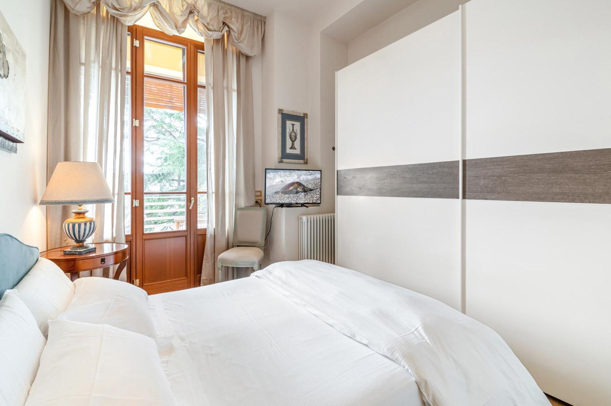 Porta Tufi Luxury Apartment With Private Parking! Siena Ngoại thất bức ảnh